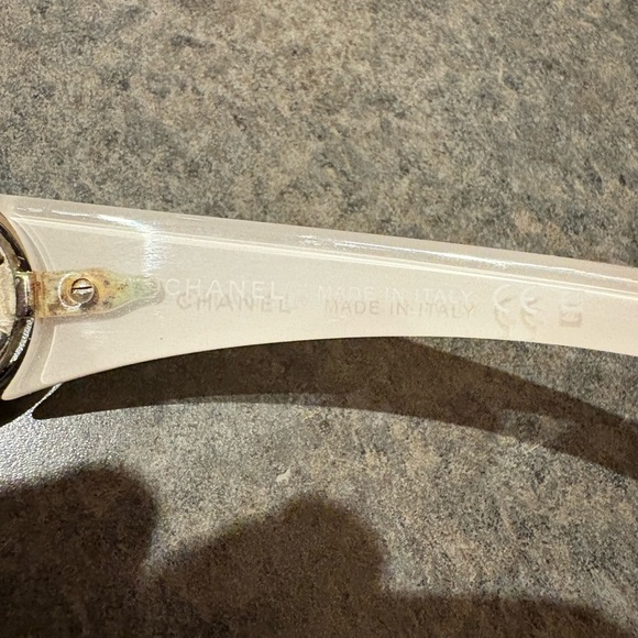 Gorgeous Chanel Sunglasses​ - Picture 10 of 13